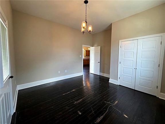 5th image of 2319 Plaza Dr