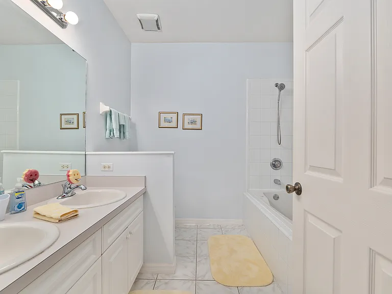 4814 NW 75th Rd — Photo 32
