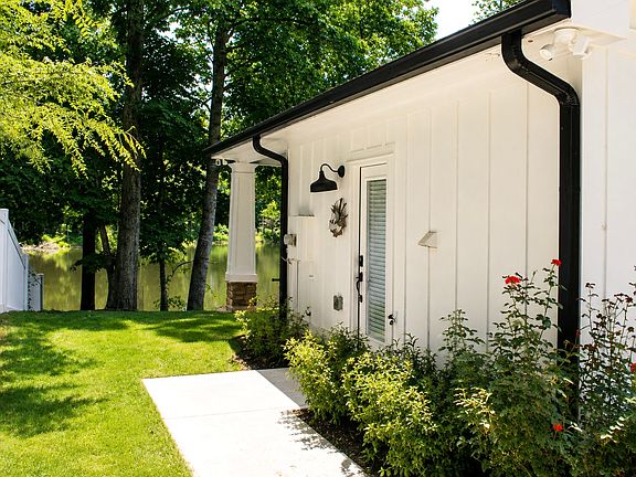 2nd image of 1920 Holly Cove Rd #B