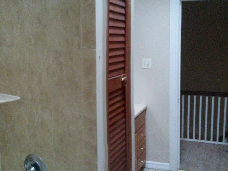 2106 Poplar St — Photo 3