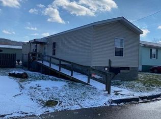 Howard St, New Martinsville, WV