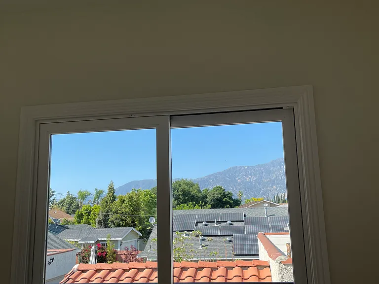 203 S Meridith Ave — Photo 17