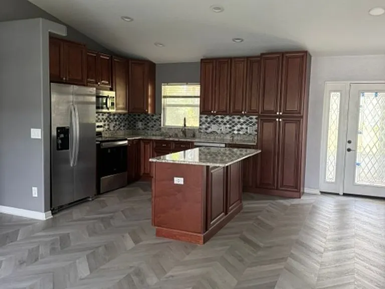 710 Avalon St SE — Photo 26