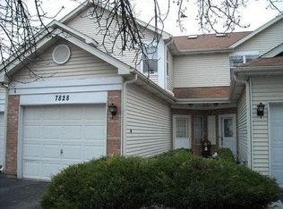 7828 Darien Lake Dr, Darien, IL 60561