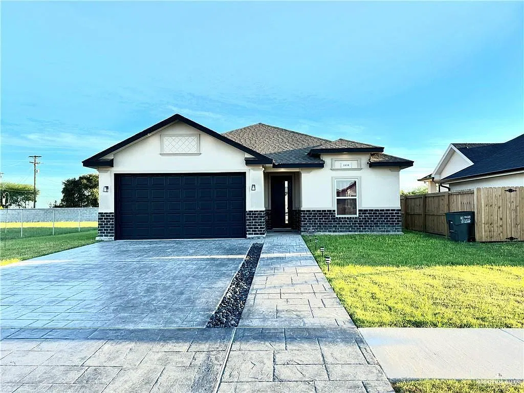 3 bed, 2.0 bath, 1558 sqft, $2,150 — Photo 1