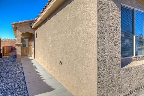 3rd image of 4313 Skyline Loop NE