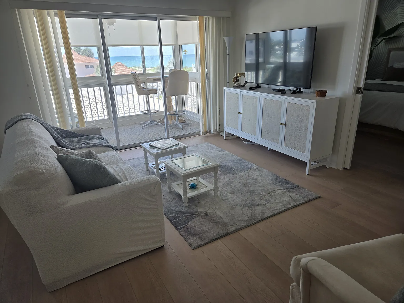 2 bed, 867 sqft, $2,500 — Photo 3