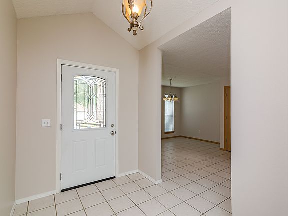 4th image of 1504 Crescent St