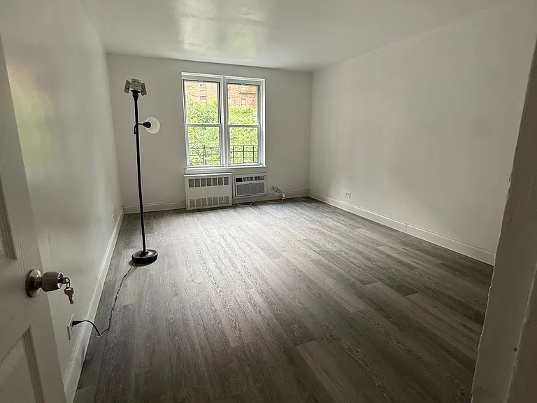 2661 Marion Ave — Photo 17