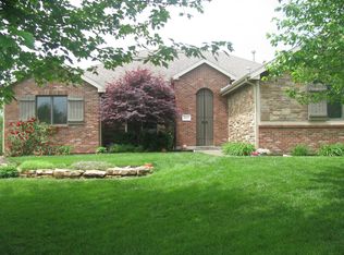 633 Arrowhead Dr, Lawrence, KS 66049