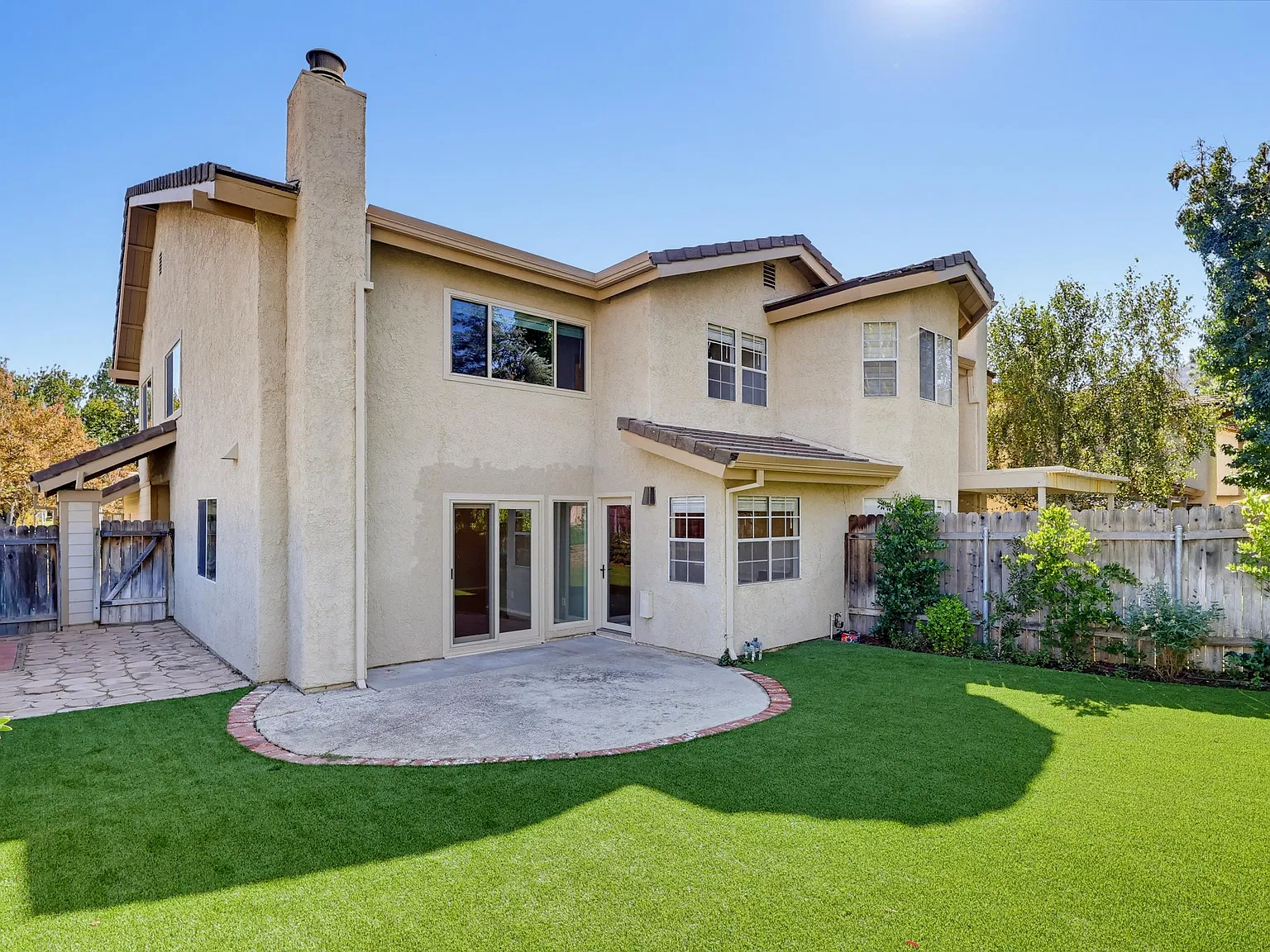 3 bed, 2.5 bath, 1804 sqft, $4,895 — Photo 4