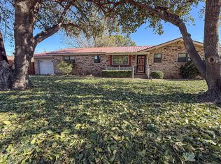 1624 N 17th St, Memphis, TX 79245