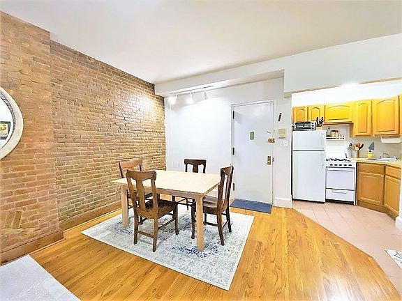 5th image of 224 W 72nd St #1RB