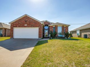 1209 Spanish Moss Dr, Burleson, TX 76028