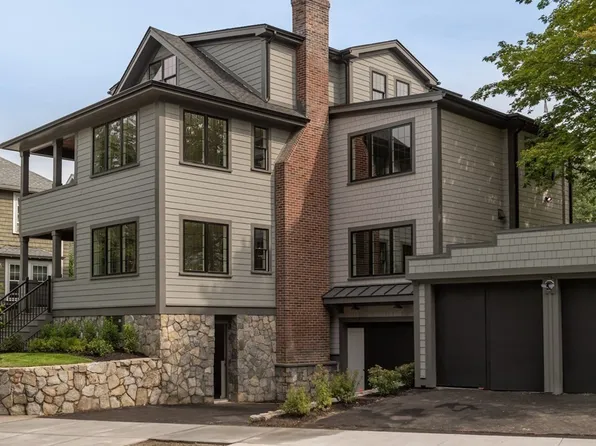 67 Eliot St #1, Chestnut Hill, MA 02467