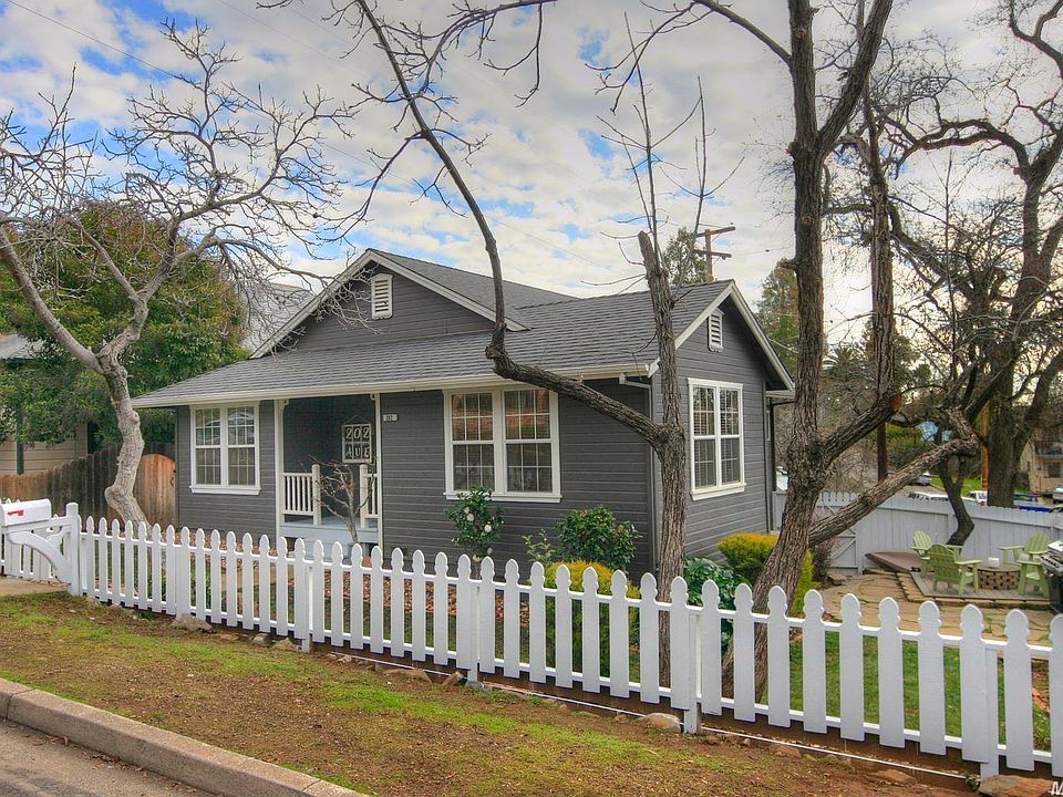 1st image of 202 Foresthill Ave