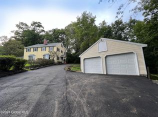 1271 Lock 7 Rd, Niskayuna, NY 12309