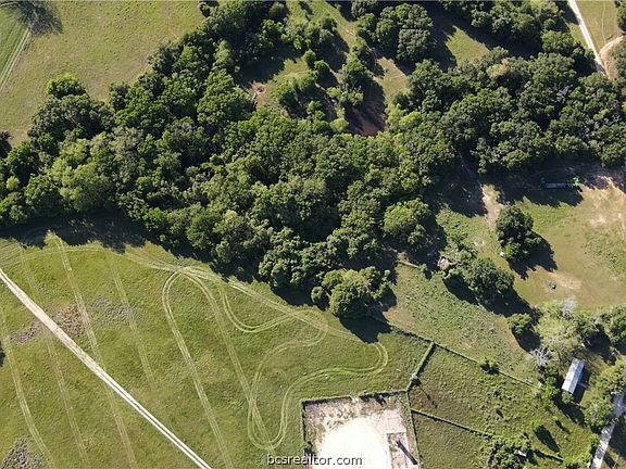 3rd image of 380 County Road 380