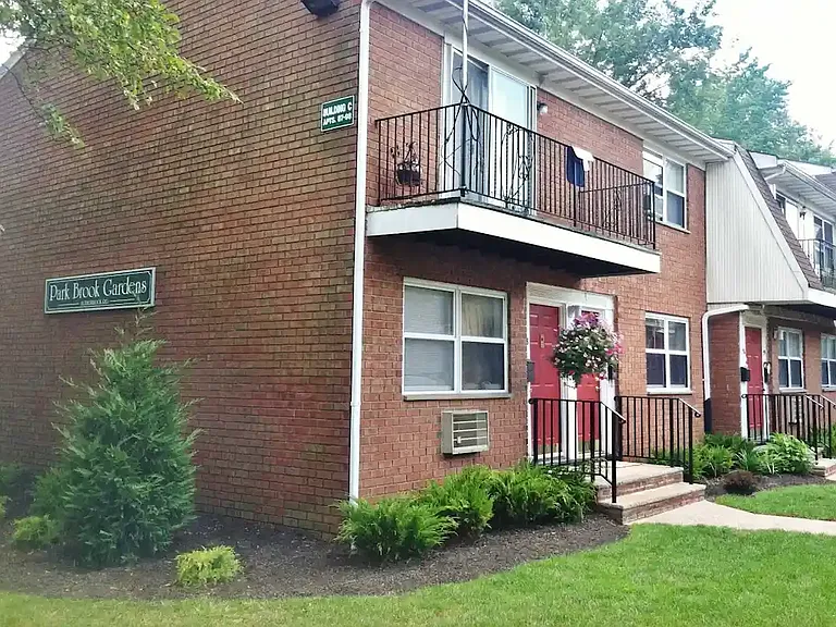 Park Brook Gardens — Photo 15