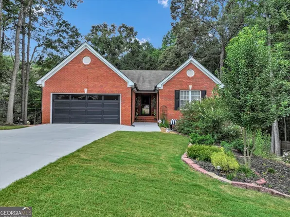 203 Jackson Park Dr, Hoschton, GA 30548