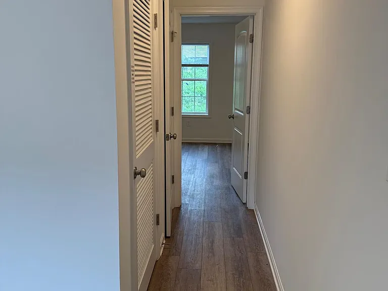 326 Avon Dr — Photo 4