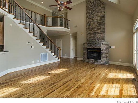 2nd image of 115 Mariner Pointe Ln