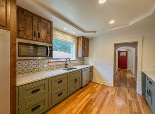 3542 N Hermitage Ave #HSE, Chicago, IL 60657