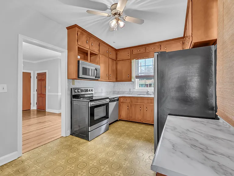 217 E Meadow Cir — Photo 20