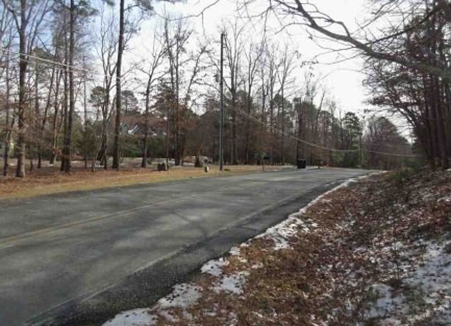 Exterior Neighborhood (street photo)