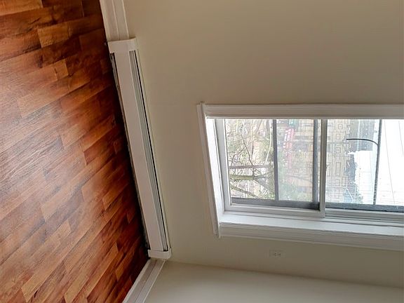 4th image of 240 Sip Ave #4E