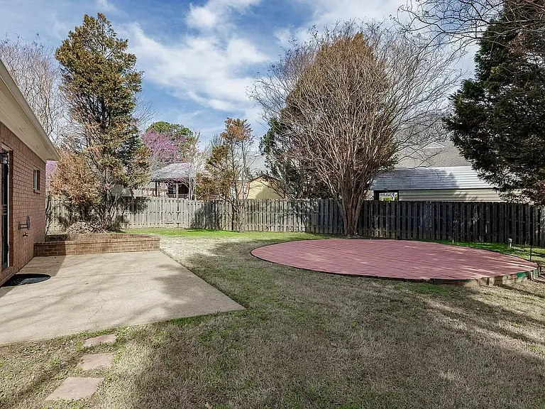 980 Nesting Wood Cir E — Photo 25