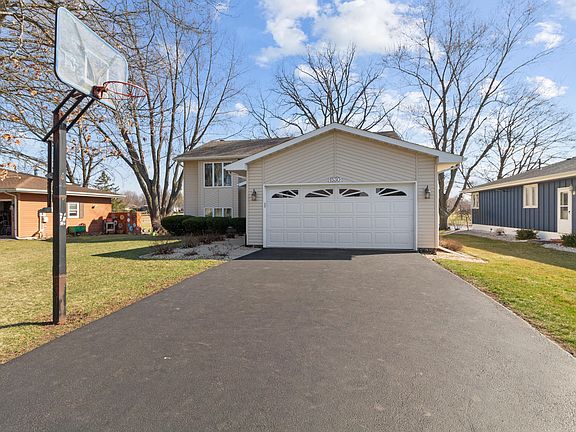 2nd image of 1530 Happy Valley Rd