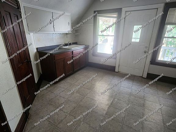 2nd image of 607 Valparaiso St APT 3
