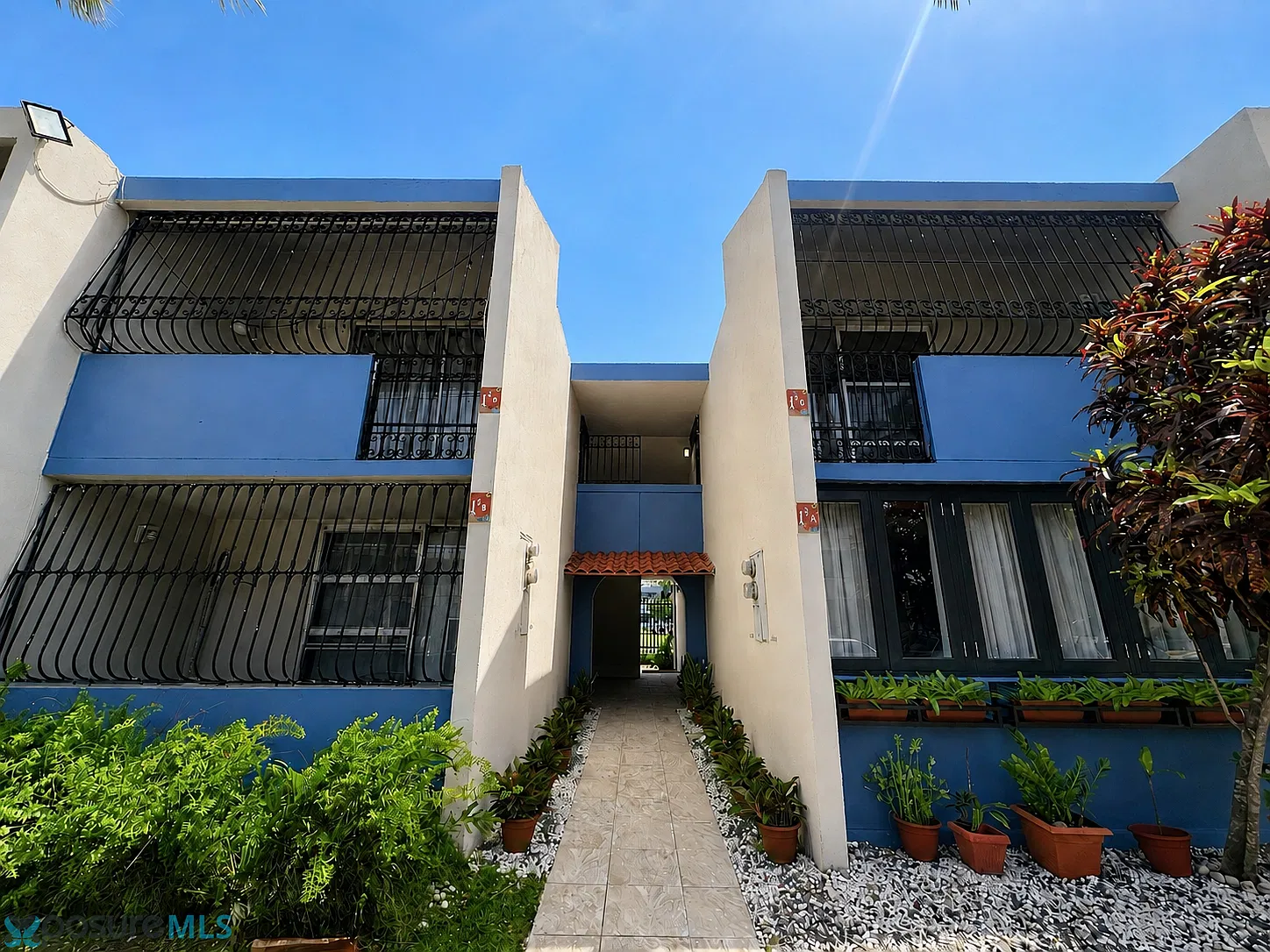 3 bed, 2.0 bath, 900 sqft, $1,250 — Photo 1