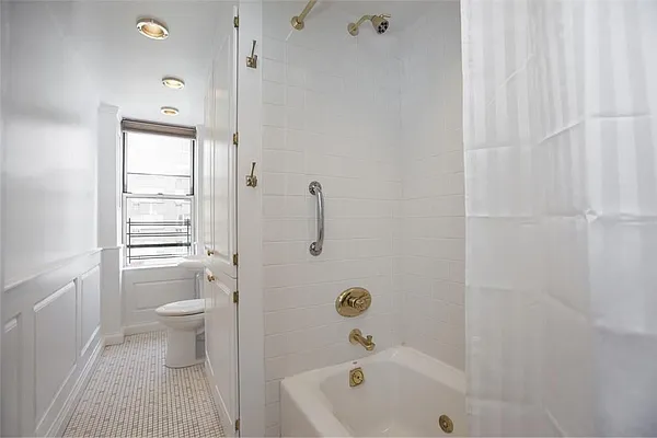 Rented by R New York | media 12