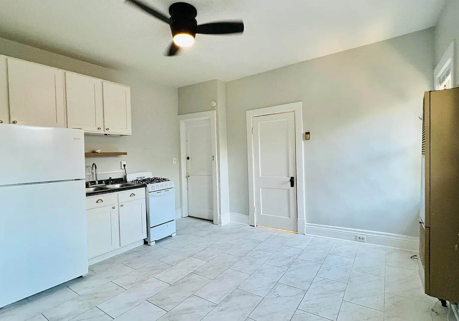 445 Davidson Court — Photo 1