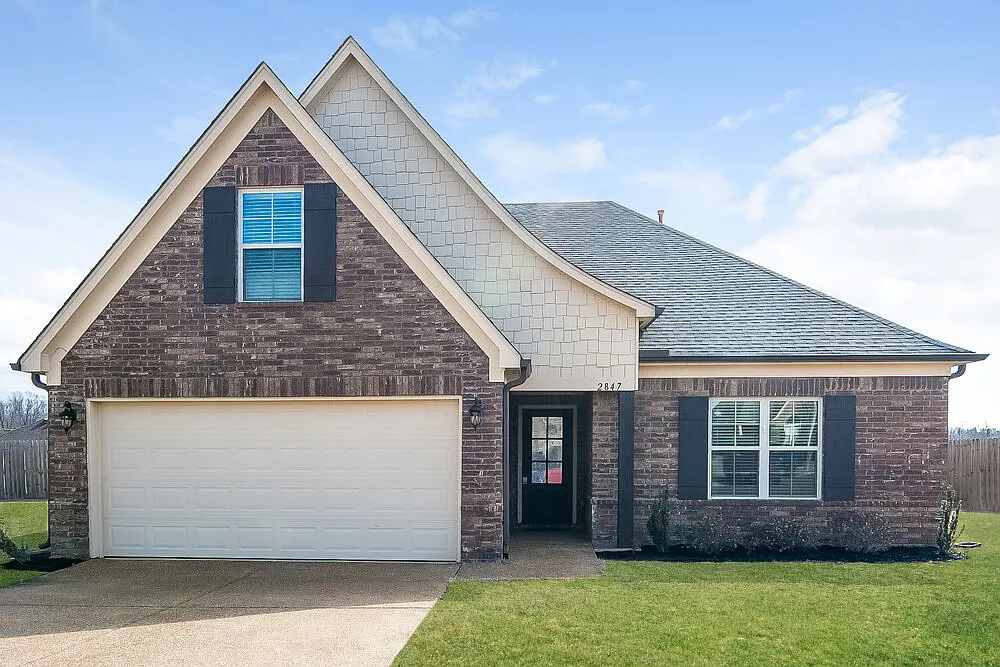 4 bed, 2.0 bath, 1995 sqft, $2,390 — Photo 1