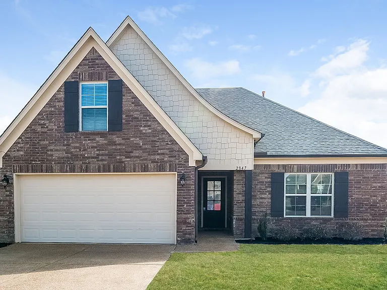 2847 S Cherry Dr — Photo 1