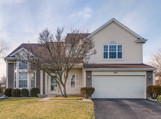 1851 E Ivy Cir, Lindenhurst, IL 60046