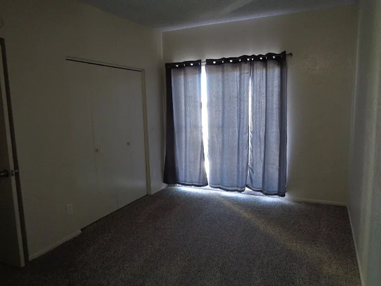 2822 E Kathleen Rd — Photo 8