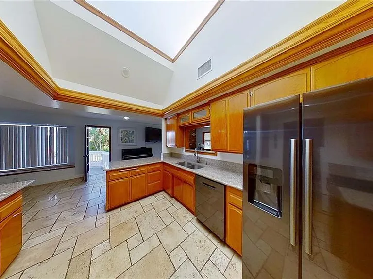 700 S Yana Dr — Photo 5