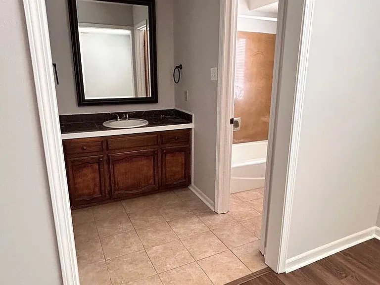 1138 Brookhollow Dr — Photo 13