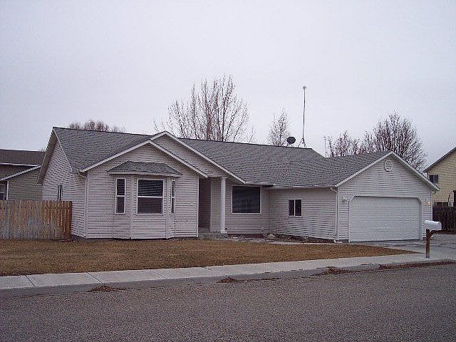 1st image of 2947 Kelly Dr