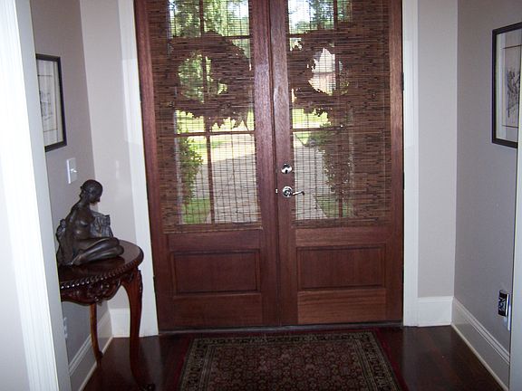 2nd image of 509 Willow Creek Ln
