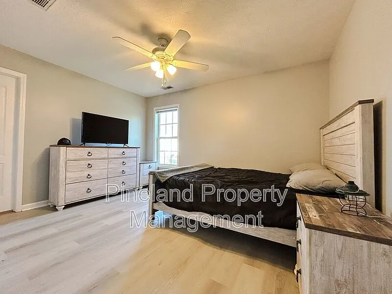 341 Kingdom Estate Dr — Photo 15