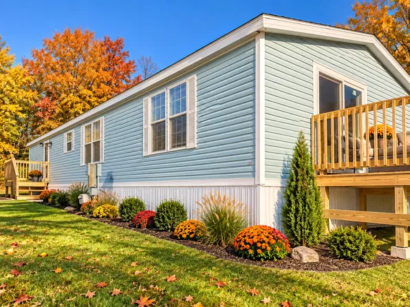 9348 Silver Lake Rd #47, Linden, MI 48451