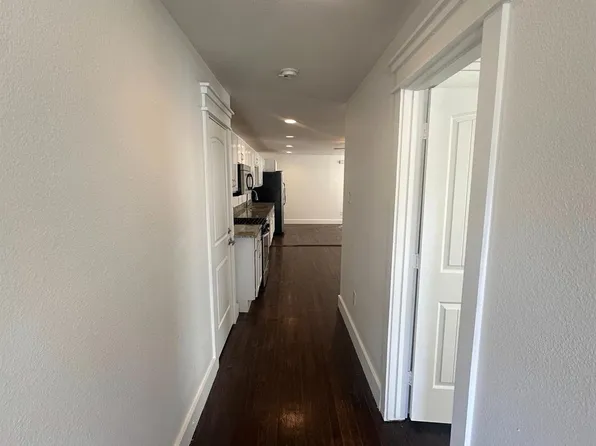 626 W 10th St, Dallas, TX 75208