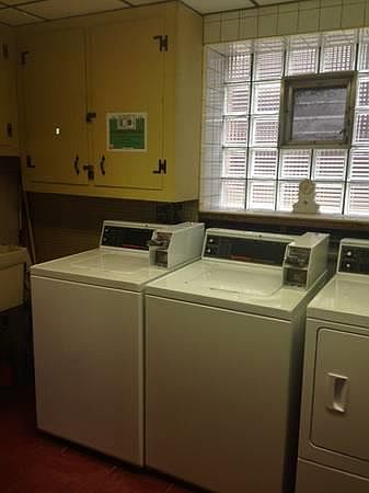 2nd image of 4745 Magoun Ave APT 3