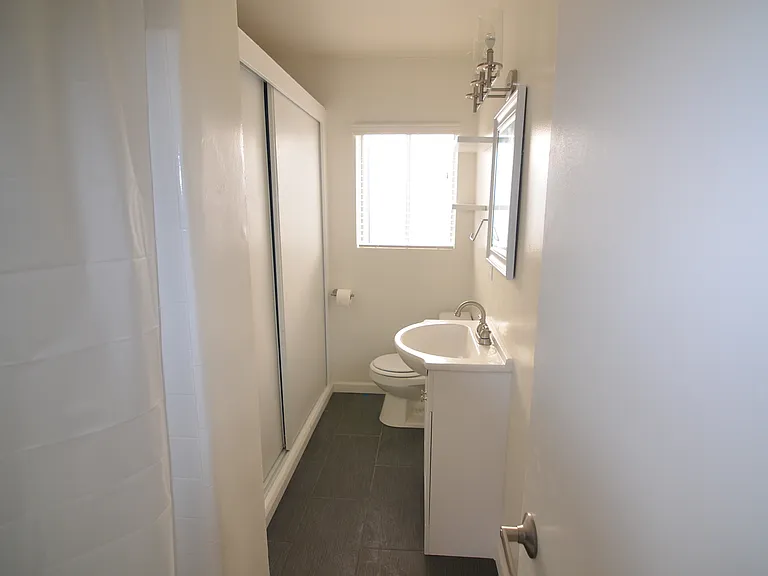 6919 Sepulveda — Photo 7