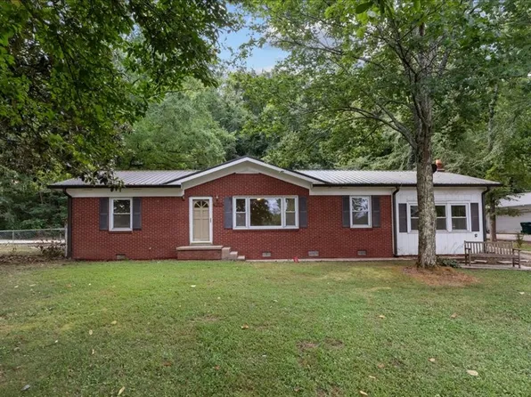 810 W Main St, Waverly, TN 37185